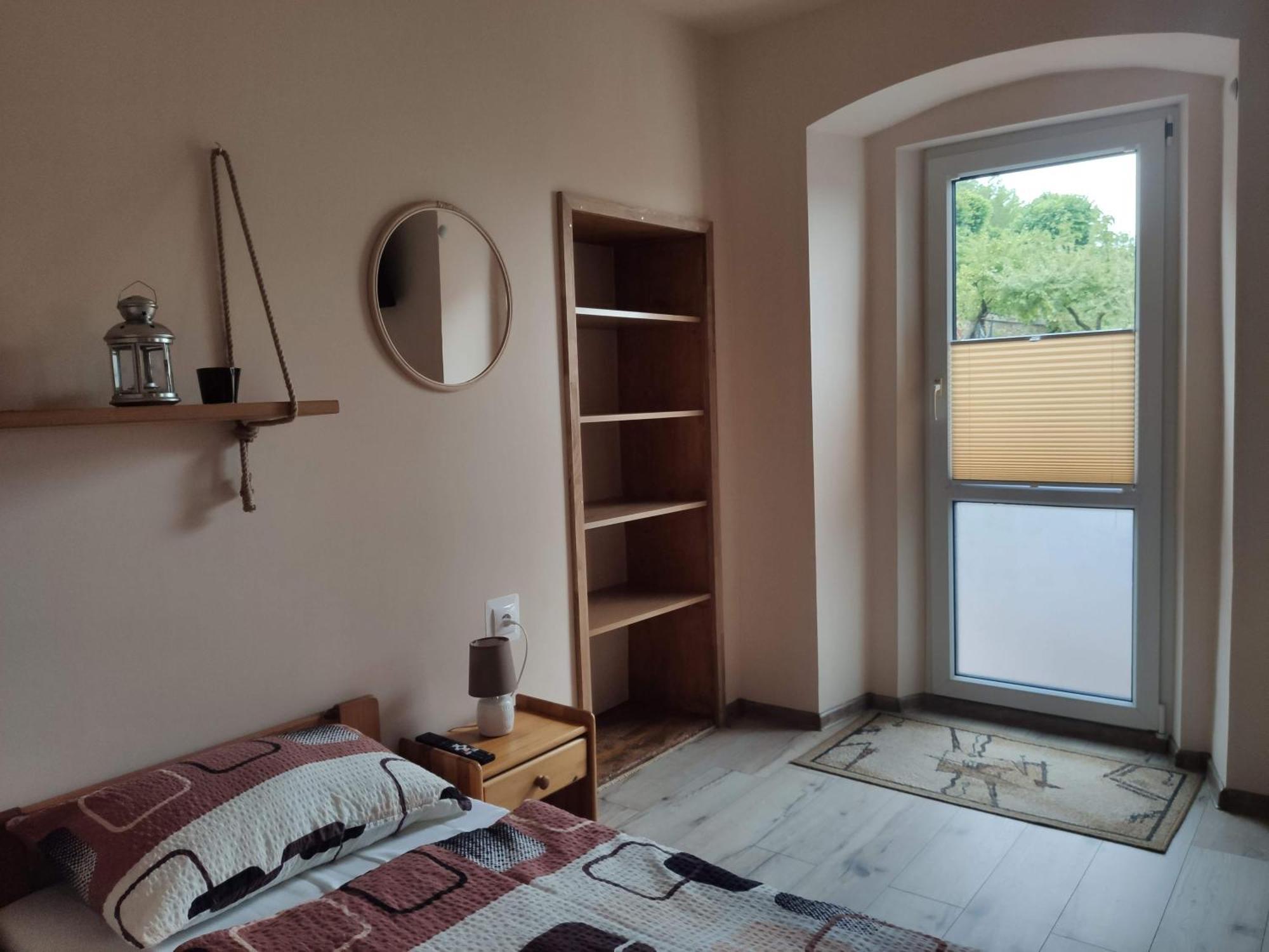 Apartamenty I Pokoje Goscinne "Wacus" Srebrna Gora ภายนอก รูปภาพ