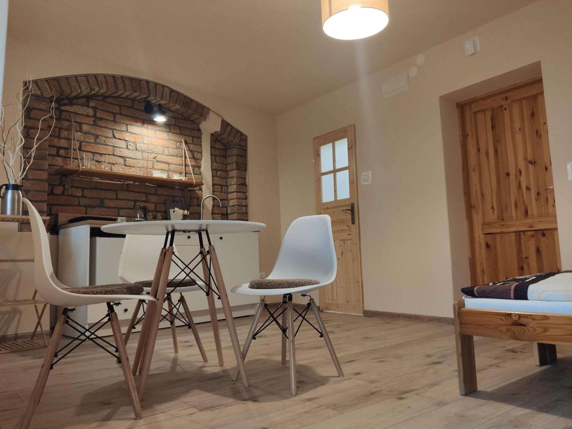 Apartamenty I Pokoje Goscinne "Wacus" Srebrna Gora ภายนอก รูปภาพ