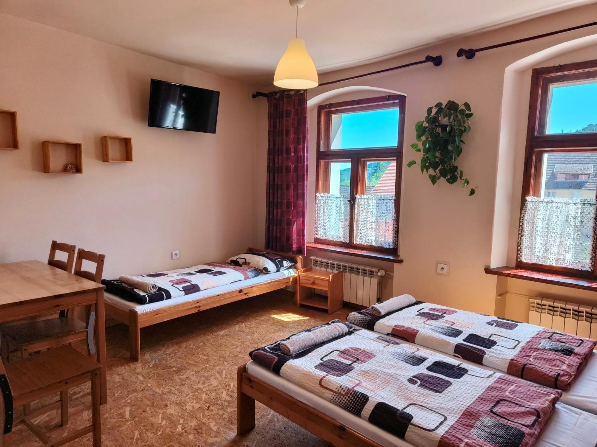Apartamenty I Pokoje Goscinne "Wacus" Srebrna Gora ภายนอก รูปภาพ