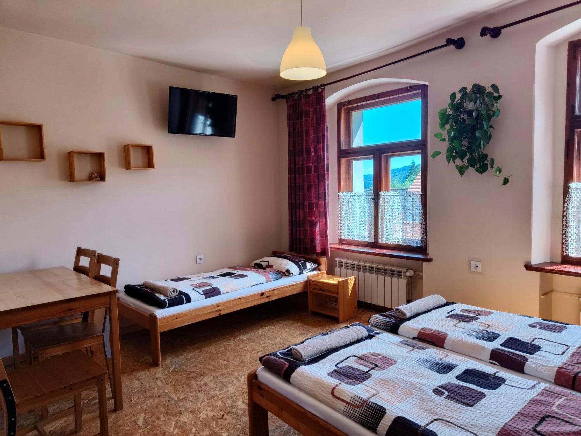 Apartamenty I Pokoje Goscinne "Wacus" Srebrna Gora ภายนอก รูปภาพ